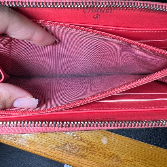 Chanel zippy wallet - Picture 12 of 15